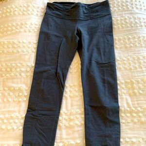 Lululemon grey blue ankle legging ruched waist and ankle